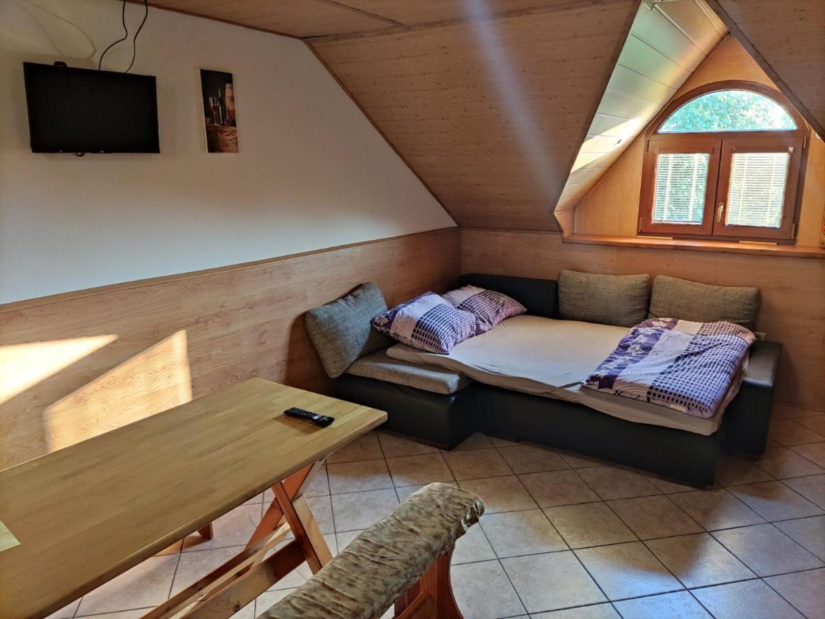 Vinny Sklep U Brodu Vacenovice Exterior foto